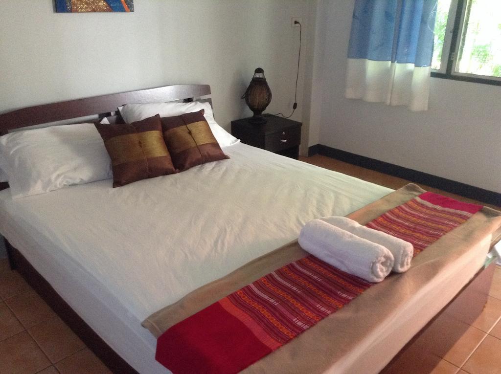 Hi Guesthouse Airport Чиангмай Номер фото