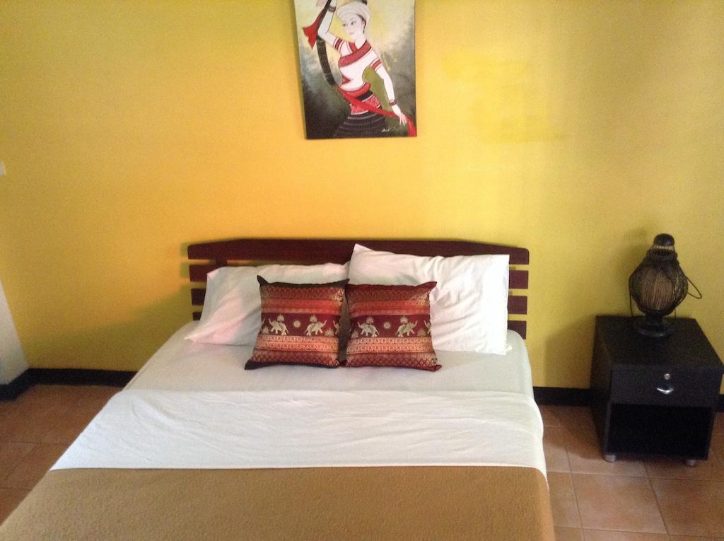 Hi Guesthouse Airport Чиангмай Номер фото