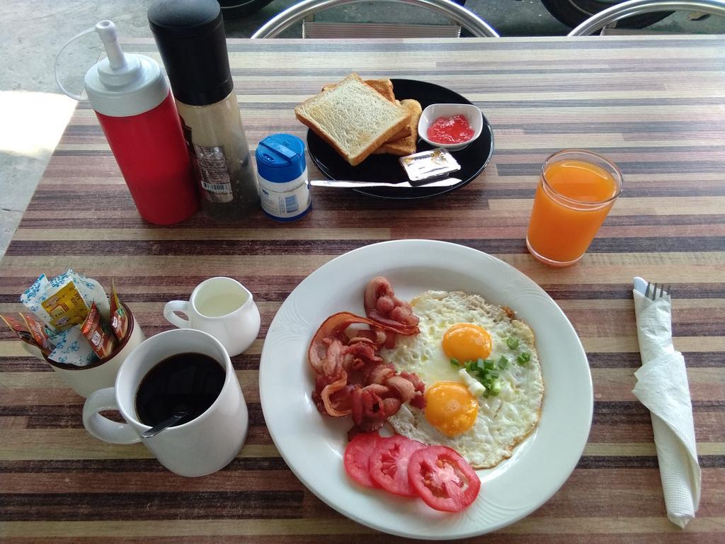 Hi Guesthouse Airport Чиангмай Экстерьер фото